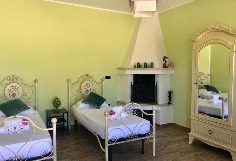 جناح جونيور مطل على الحديقة, B&b Villa Jonica