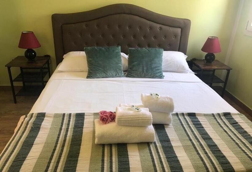 جناح جونيور مطل على الحديقة, B&b Villa Jonica