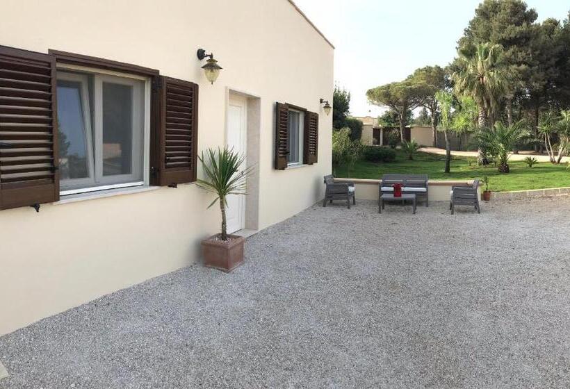 جناح جونيور مطل على الحديقة, B&b Villa Jonica