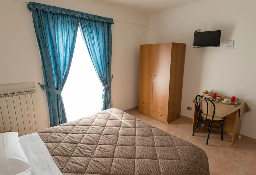 اتاق استاندارد یک نفره, Albergo Della Corte