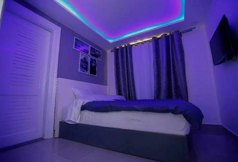 اتاق استاندارد یک نفره, Azar Boutique