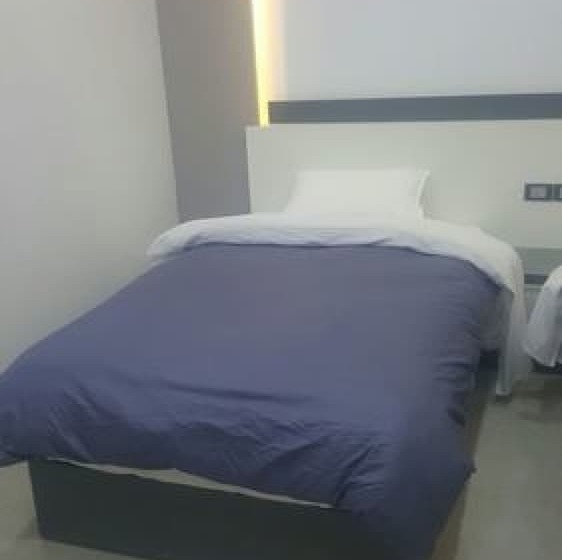 اتاق استاندارد یک نفره, Azar Boutique