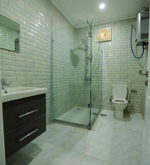 اتاق استاندارد سه نفره, Azar Boutique