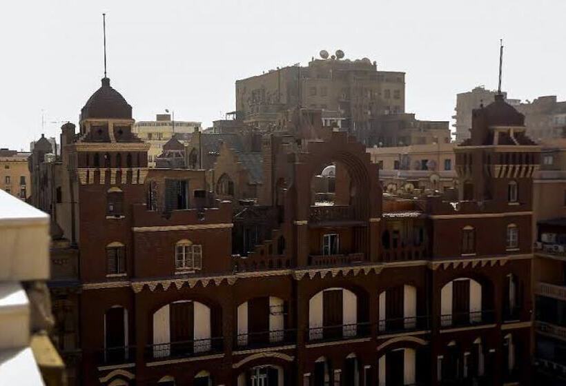 اتاق استاندارد سه نفره, Azar Boutique