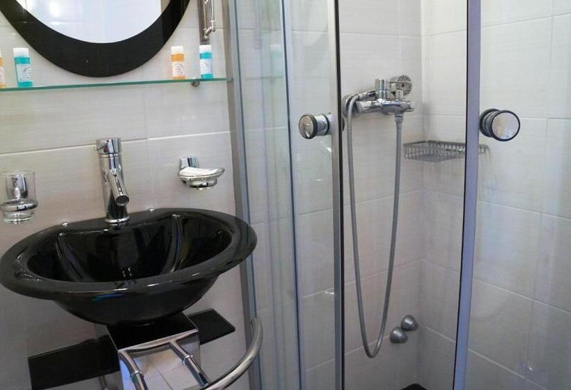 스탠다드 룸 풀장 전망, Captain S House