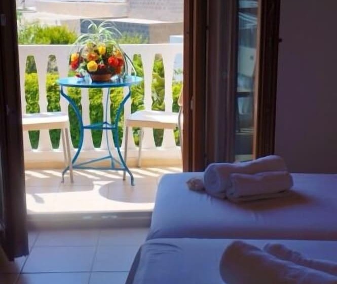 스탠다드 룸 풀장 전망, Captain S House