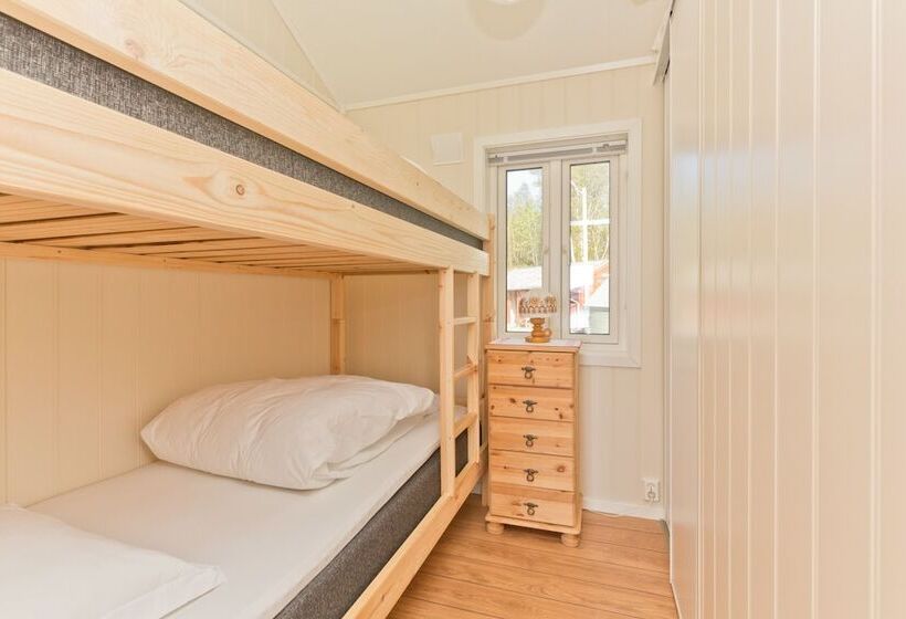 Хижина, Finsnes Gaard