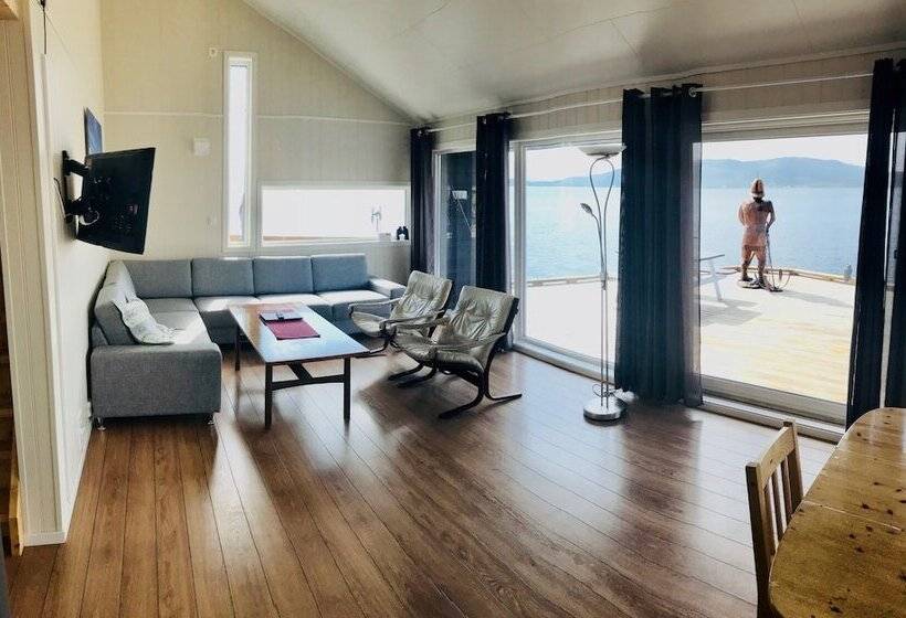 Хижина, Finsnes Gaard