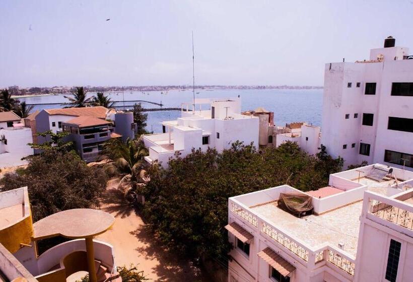 سوئیت با بالکن, Résidence Abdou Diouf 1