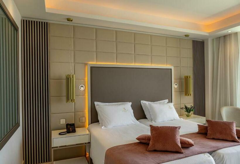 غرفة سوبيريور ذات إطلالة جانبية على البحر, Chrysomare Beach Hotel & Resort