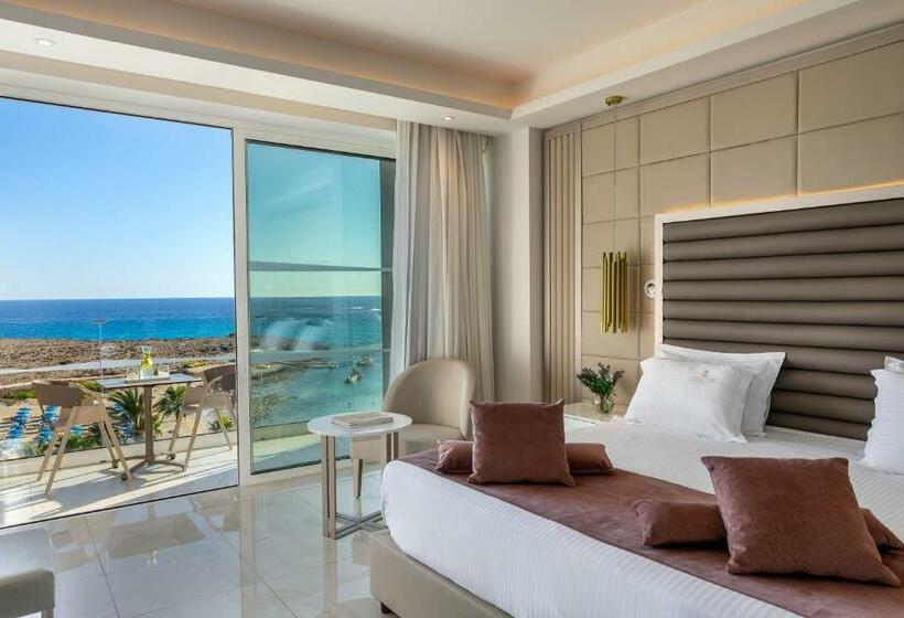 غرفة سوبيريور مطلّة علي البحر, Chrysomare Beach Hotel & Resort