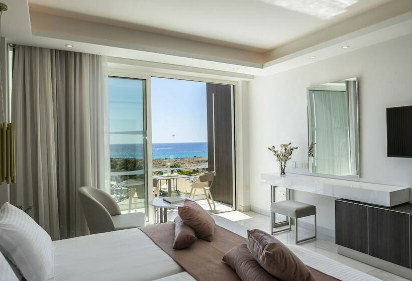 غرفة سوبيريور مطلّة علي البحر, Chrysomare Beach Hotel & Resort