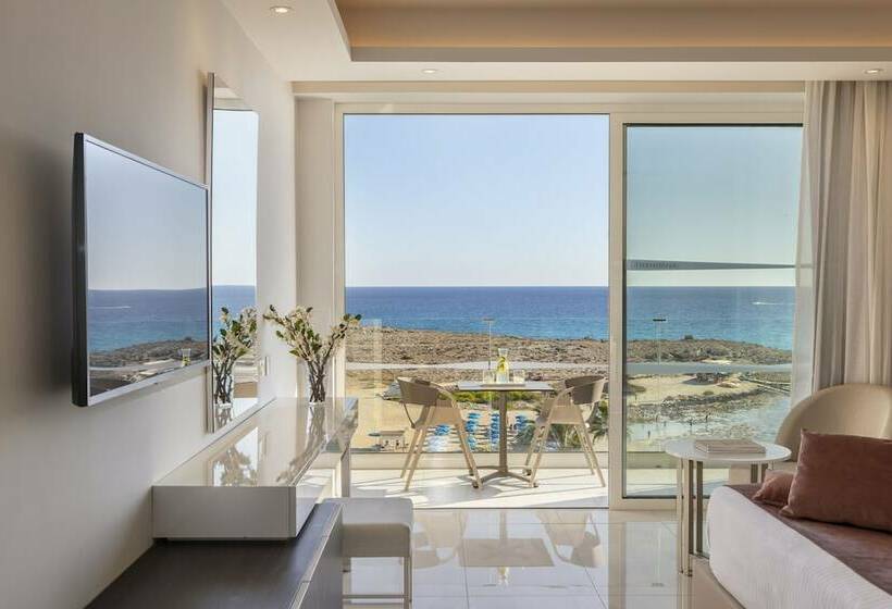 غرفة سوبيريور مطلّة علي البحر, Chrysomare Beach Hotel & Resort