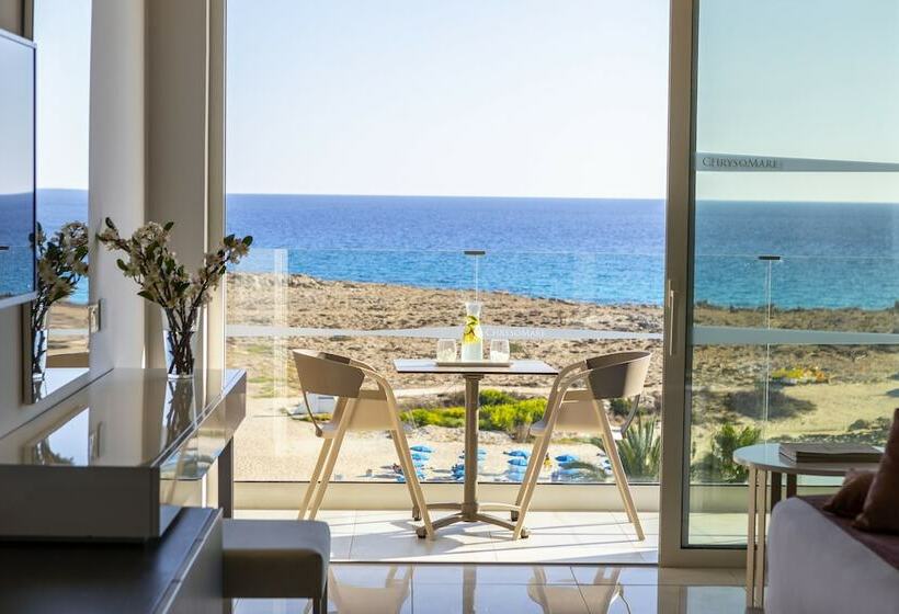 غرفة سوبيريور مطلّة علي البحر, Chrysomare Beach Hotel & Resort