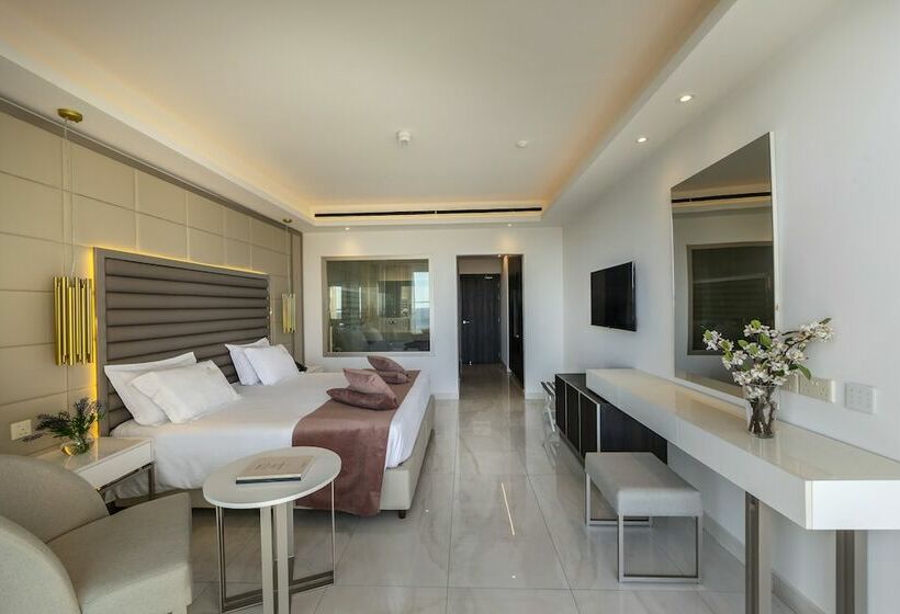 غرفة سوبيريور مطلّة علي البحر, Chrysomare Beach Hotel & Resort