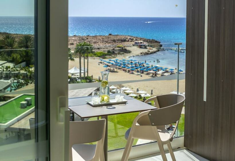 غرفة سوبيريور مطلّة علي البحر, Chrysomare Beach Hotel & Resort