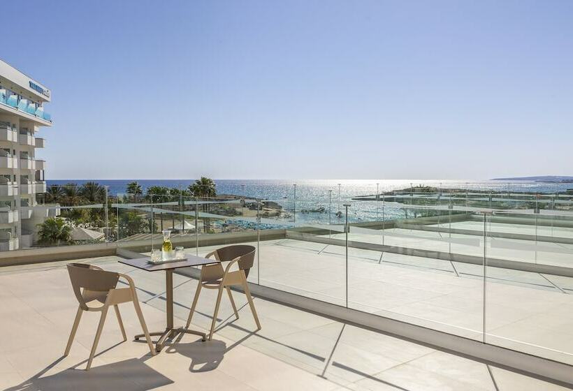غرفة عائلية مطلّة علي البحر, Chrysomare Beach Hotel & Resort