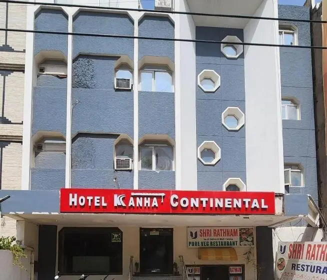 اتاق کلاسیک سه تخته, O Kanha Continental