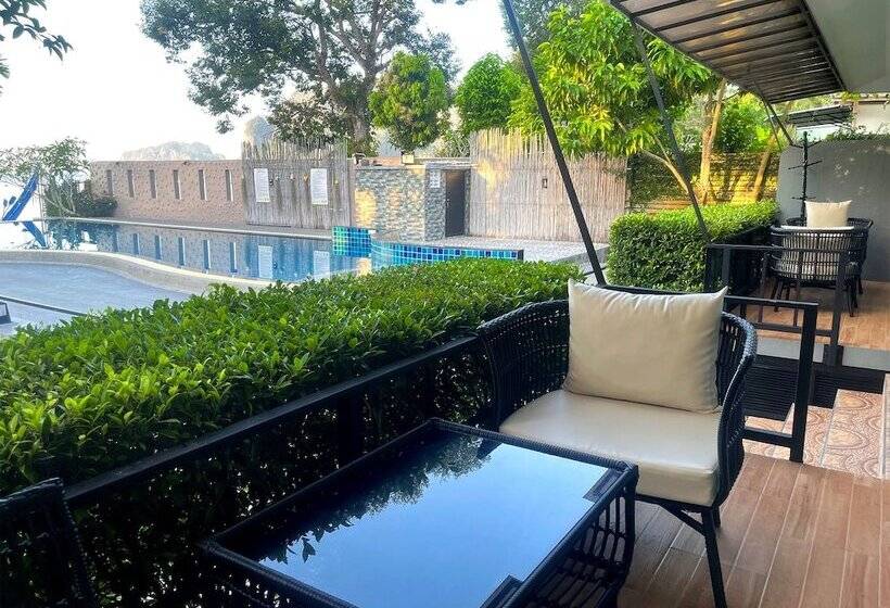 غرفة ديلوكس مطلة على حمام السباحة, Blue Orchid Beach Krabi Sha Certified