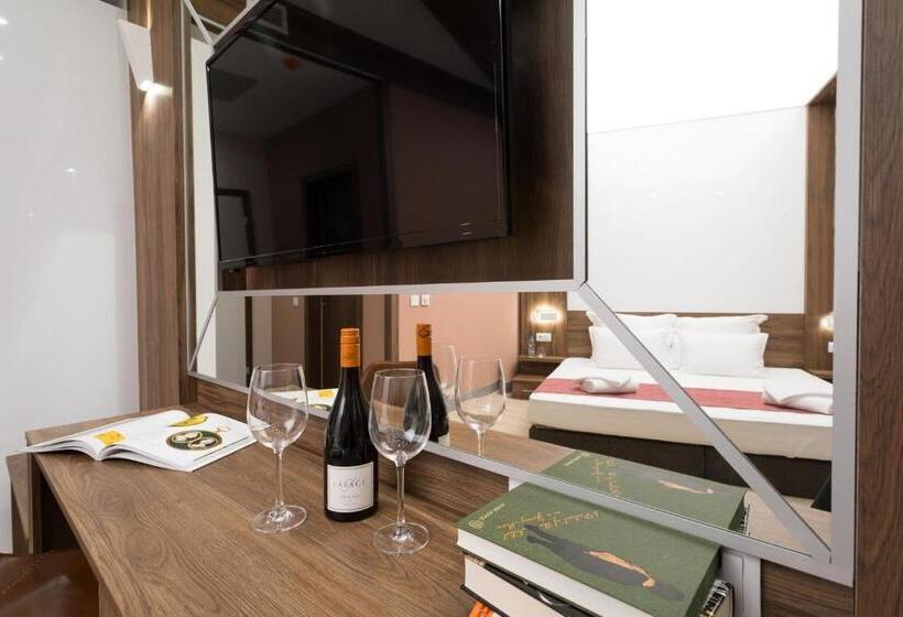 شقة غرفتين, B1 Boutique Hotel Sofia