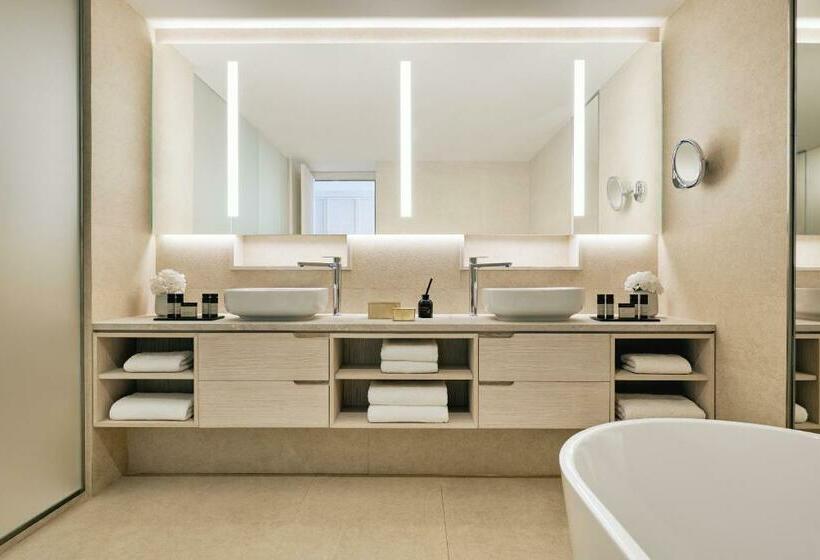 سوییت جونیور با چشمانداز دریا, Ikos Andalusia