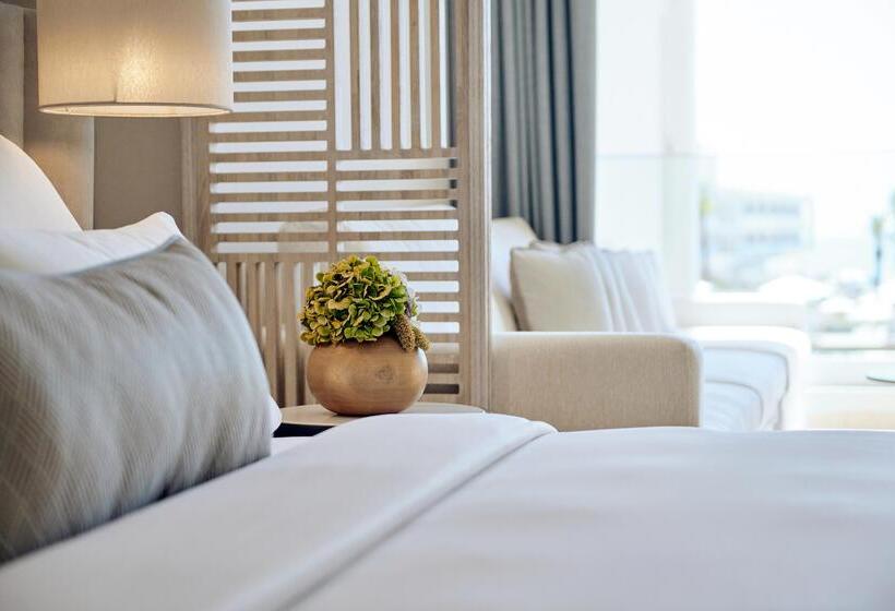 سوییت جونیور با چشمانداز دریا, Ikos Andalusia