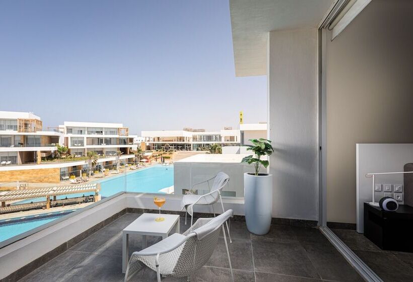 اتاق استاندارد با چشم‌انداز استخر, The G Hotel Seashell