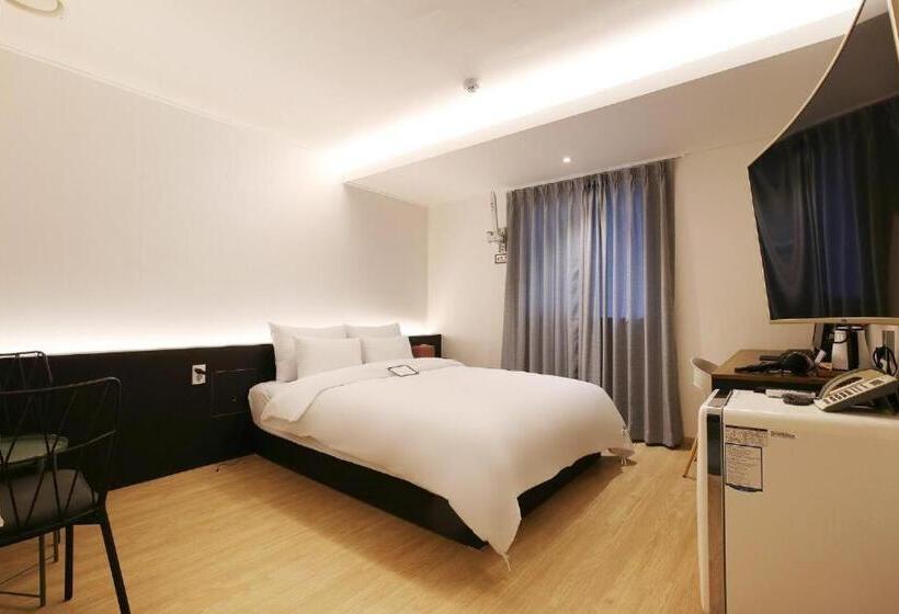اتاق استاندارد, Urban Stay