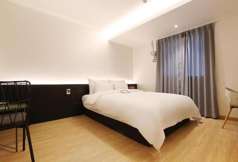 标准间, Urban Stay