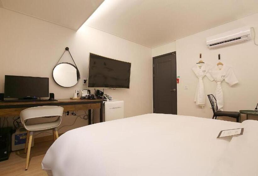 标准间, Urban Stay