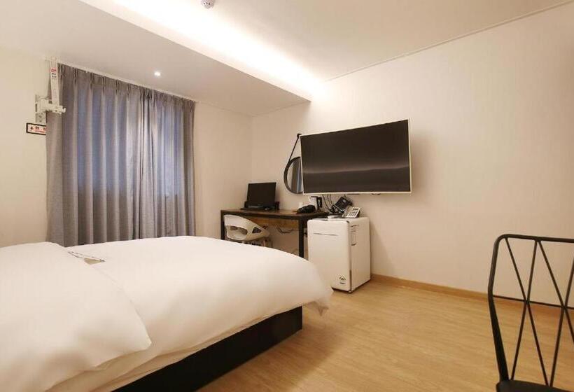 标准间, Urban Stay