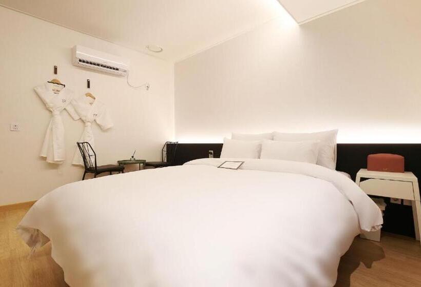 اتاق استاندارد, Urban Stay