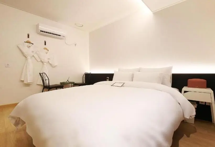 اتاق استاندارد, Urban Stay