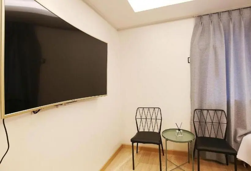 اتاق لوکس, Urban Stay