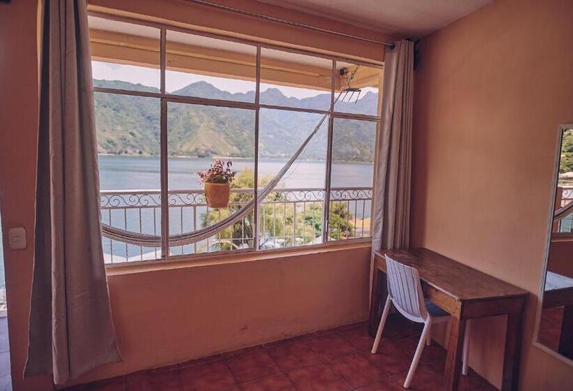 اتاق استاندارد, Amigos