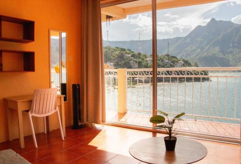 Suite with lake view, Amigos