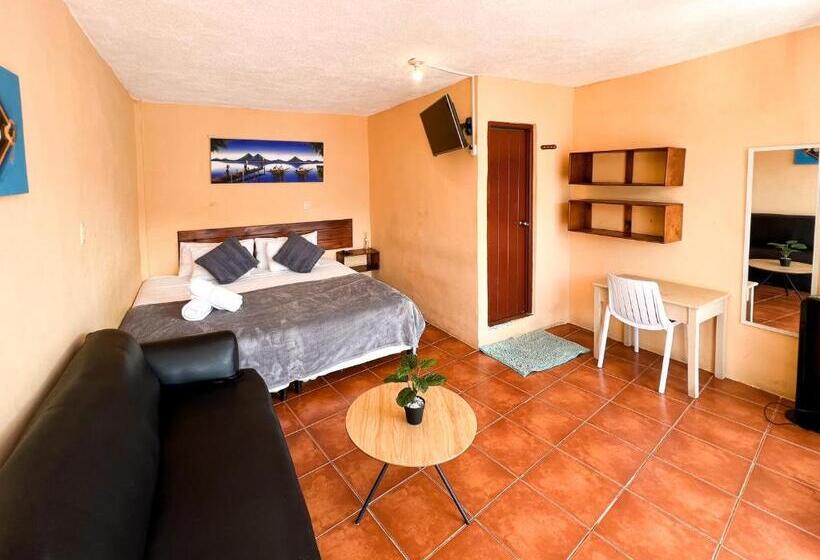 Suite with lake view, Amigos