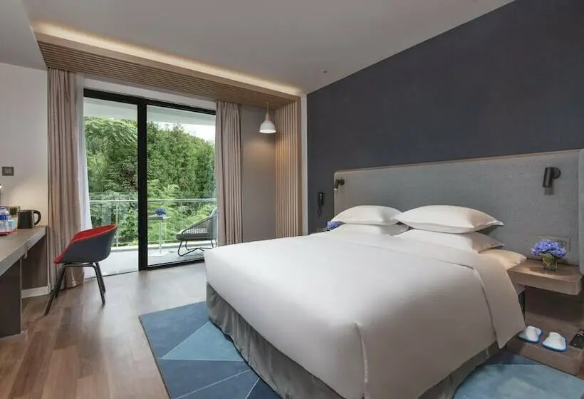 ダブルベッドスタンダードルーム, Holiday Inn Express E Mei Qiliping By Ihg