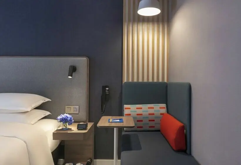 ダブルベッドスタンダードルーム, Holiday Inn Express E Mei Qiliping By Ihg