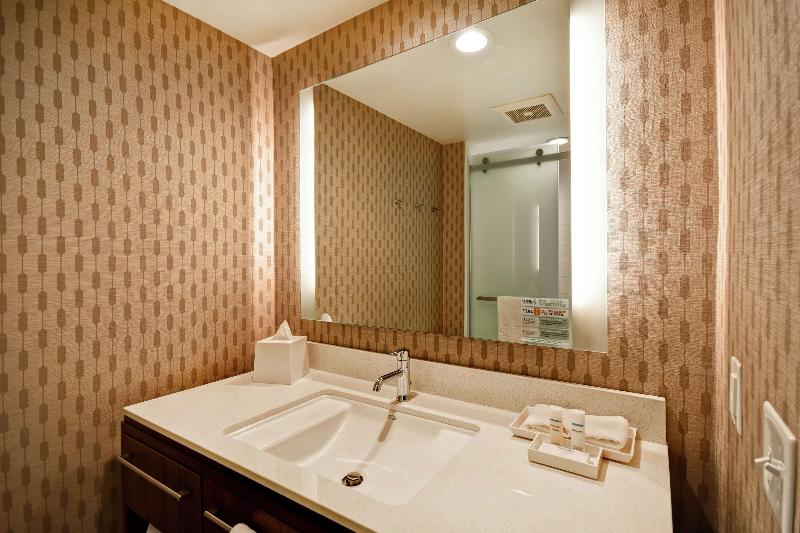 스위트 킹사이즈 침대, Red Roof Inn Flint