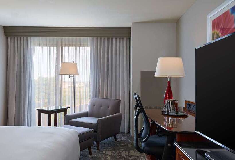 장애인을 위한 킹사이즈 침대 스탠다드 룸, Doubletree By Hilton Omaha Southwest