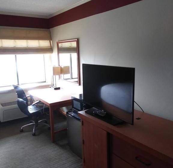 חדר אקזקיוטיב חדר קינג, Travelodge By Wyndham Columbus State University