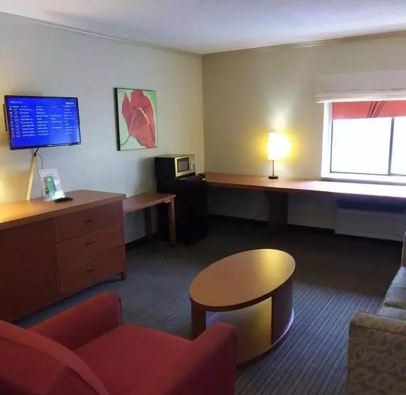 Sviitti, Travelodge By Wyndham Columbus State University