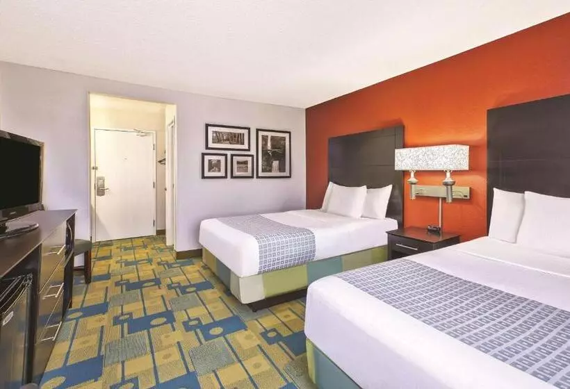 ２ダブルベッドのスタンダードルーム, La Quinta Inn By Wyndham Toledo Perrysburg