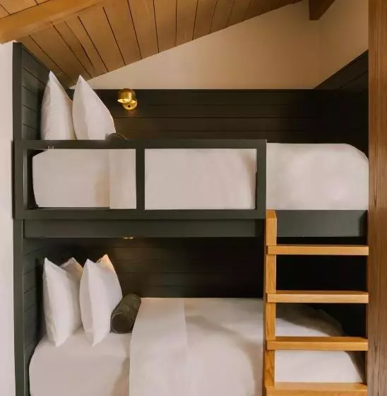اتاق سوپریور با تخت بزرگ, Sonder Woods Cove