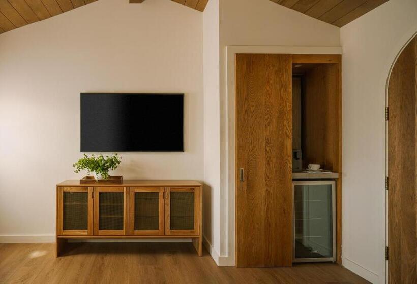 غرفه قياسيه سريرين مزدوجين, Sonder Woods Cove