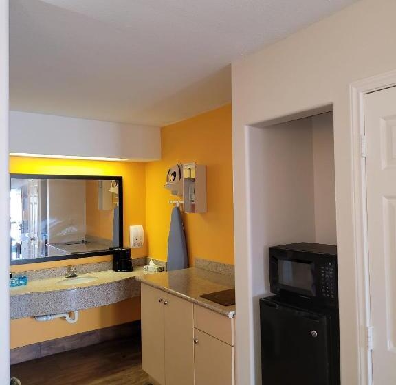 스탠다드 룸, Texas Inn And Suites Raymondville