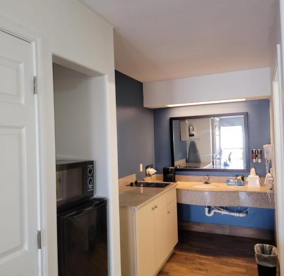 Номер Стандарт, Texas Inn And Suites Raymondville
