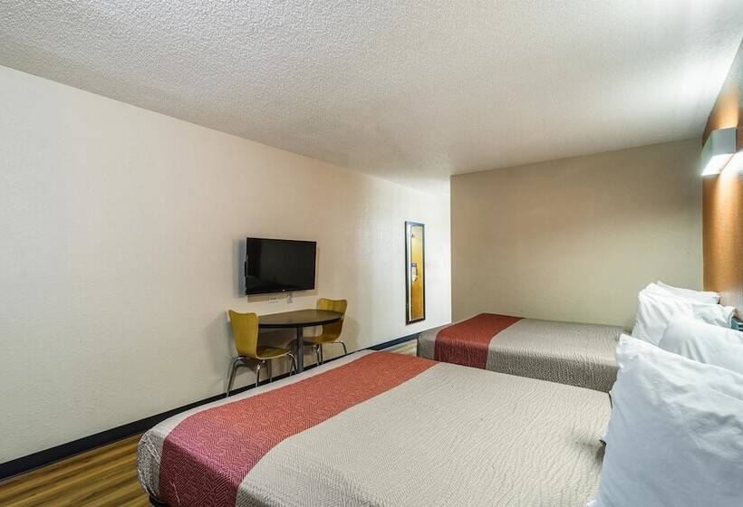 חדר דלוקס, Motel 6libertyville, Il