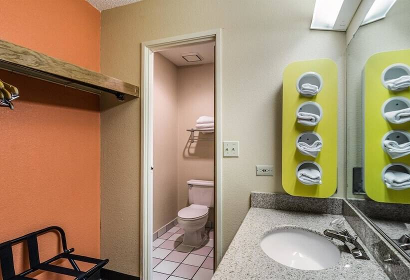 חדר דלוקס, Motel 6libertyville, Il